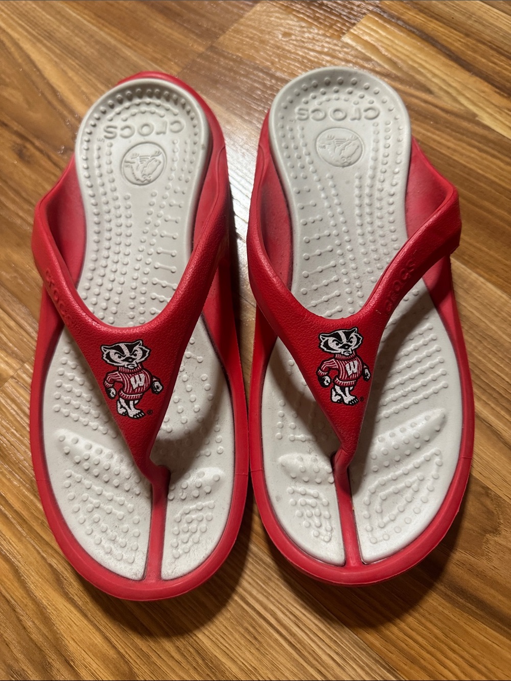 Wisconsin Badgers Bucky Crocs Flip Flops Men’s size 10
